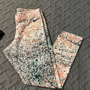 NIKE I Size S I Paint Splatter Capri Leggings